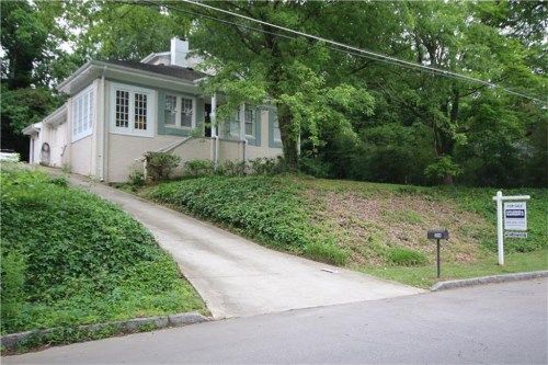 2044 Fairhaven Circle, Atlanta, GA 30305