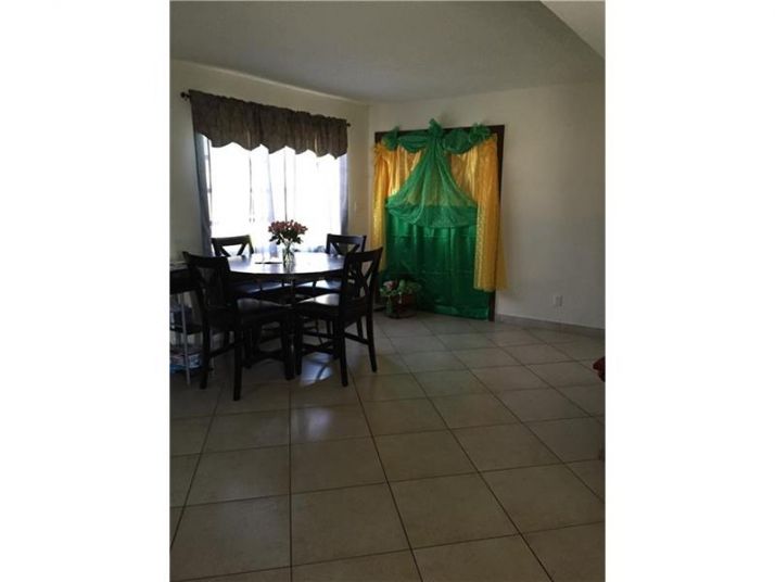 731 E 14th Pl, Hialeah, FL 33010