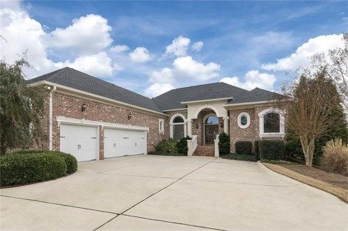 752 Peninsula Overlook, Hampton, GA 30228