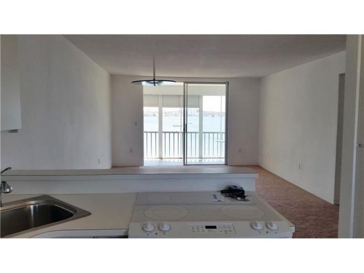 2910 Point East Dr # M508, North Miami Beach, FL 33160