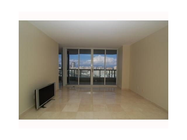 21205 YACHT CLUB DR # 2410, Miami, FL 33180