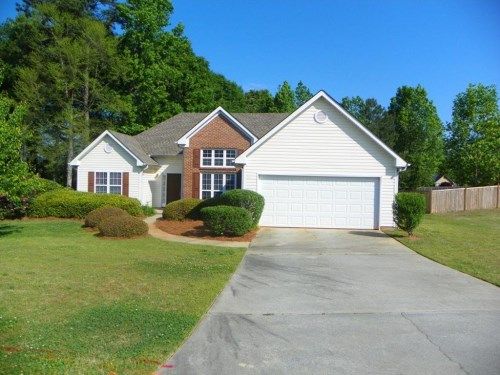 613 Red Tip Lane, Loganville, GA 30052