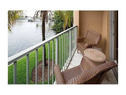 19999 E Country Club # 1-202, Miami, FL 33180