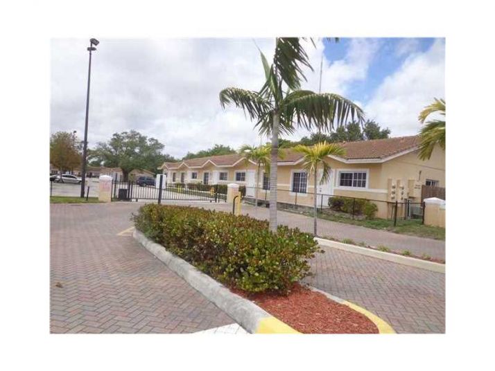 3868 SW 48th Ave # 3868, Hollywood, FL 33023