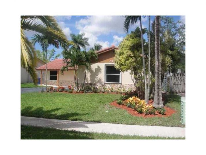 2461 NW 107th Ave, Fort Lauderdale, FL 33322