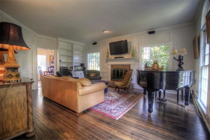 560 N Harbor Drive, Atlanta, GA 30328