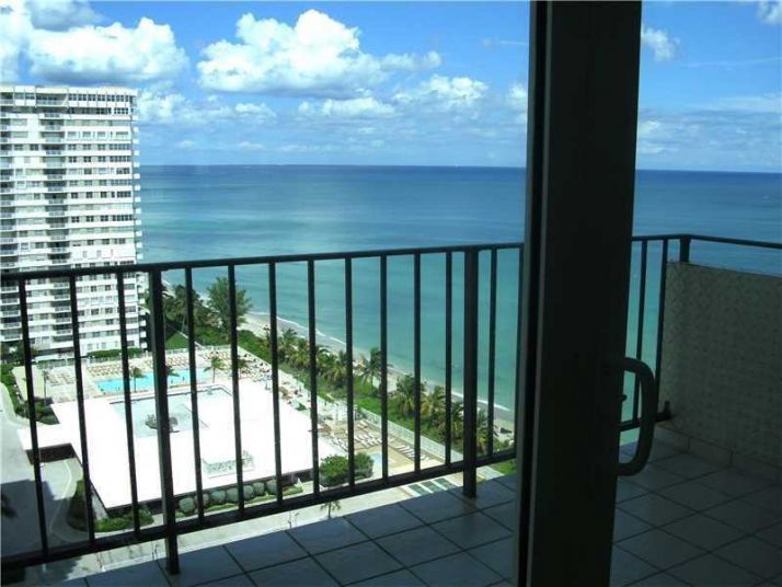 2030 S Ocean Dr # 1822, Hallandale, FL 33009