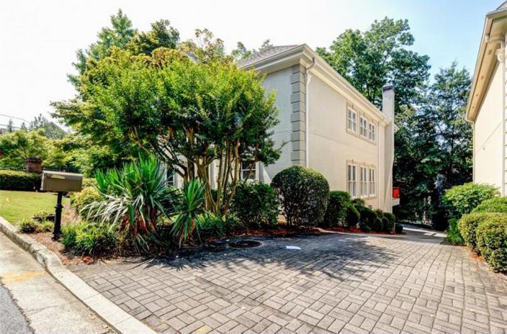 1039 Lenox Valley Drive, Atlanta, GA 30324