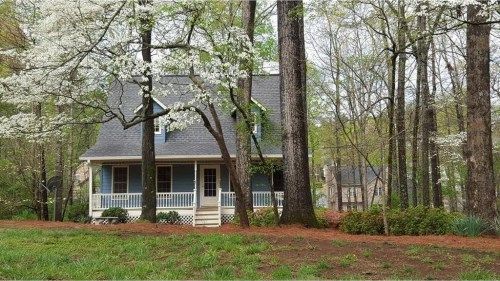 423 Creekside Lane, Woodstock, GA 30188