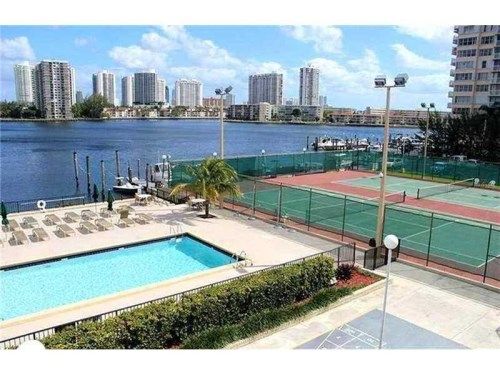 2780 NE 183rd St # 906, North Miami Beach, FL 33160