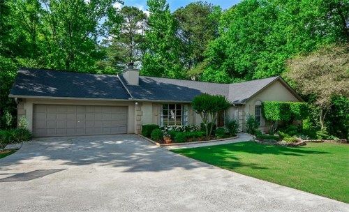 300 Wavetree Court, Roswell, GA 30075