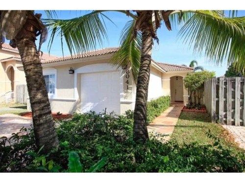 8041 NW 197th St, Hialeah, FL 33015