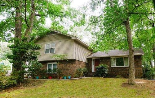 3175 Laurel Way, Snellville, GA 30078