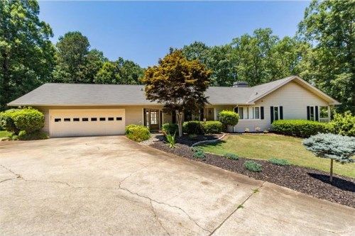 95 Lakeview Drive, Villa Rica, GA 30180