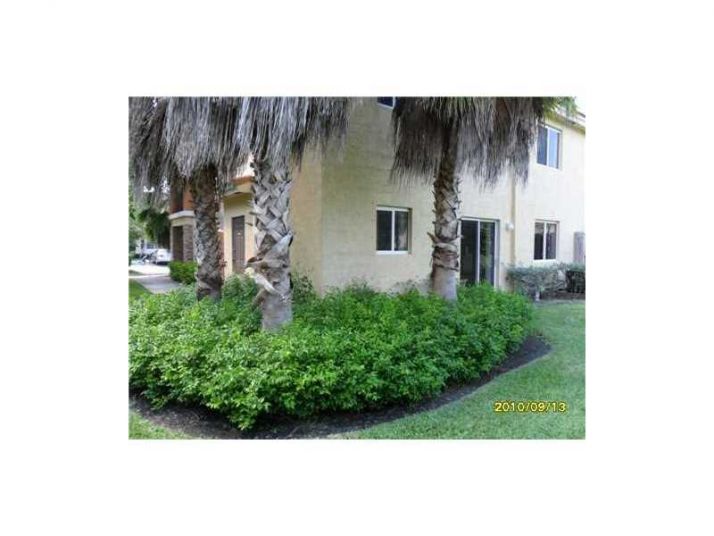 935 NE 33rd Ter # 104, Homestead, FL 33033