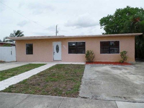 841 E 15th Pl, Hialeah, FL 33010