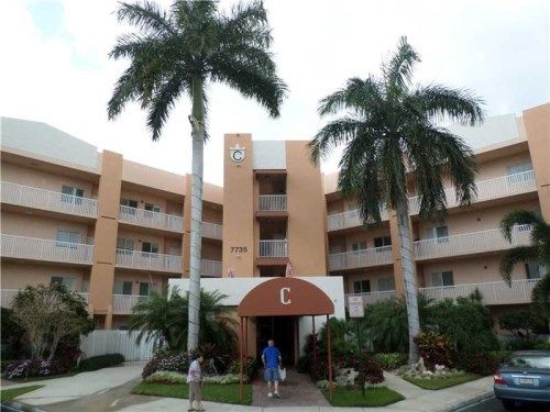 7735 Yardley Dr # 211, Fort Lauderdale, FL 33321