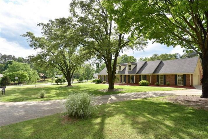 215 Saddle Horn Circle, Roswell, GA 30076