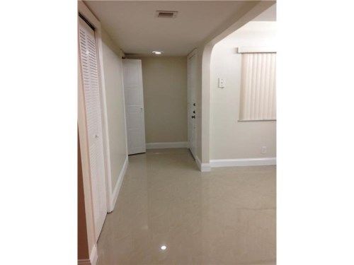 405 Lakeview Dr # 103, Fort Lauderdale, FL 33326