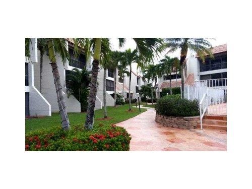 303 Racquet Club Road # 104, Fort Lauderdale, FL 33326