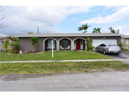 2401 NW 87th Ln, Fort Lauderdale, FL 33322