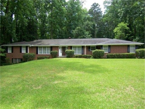 563 Dogwood Drive Nw, Lilburn, GA 30047