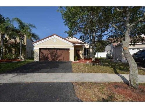 951 Falling Water Rd, Fort Lauderdale, FL 33326