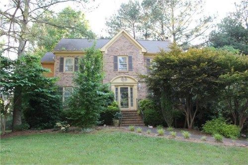 801 Deer Oaks Drive, Lawrenceville, GA 30044