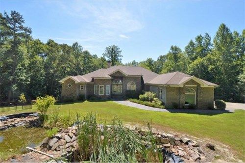 27 Hawks Farm Road, White, GA 30184