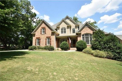 90 Elaine Drive, Roswell, GA 30075