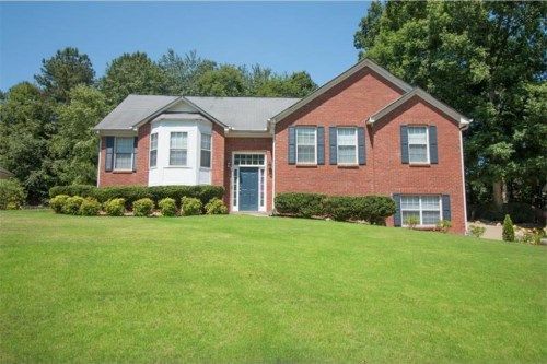 1015 Spanish Moss Lane, Lawrenceville, GA 30045