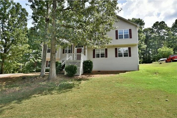 3938 Robindale Drive, Douglasville, GA 30135