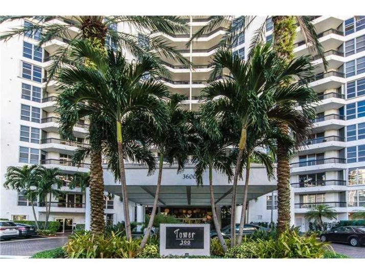 3600 Mystic Pointe Dr # 312, Miami, FL 33180