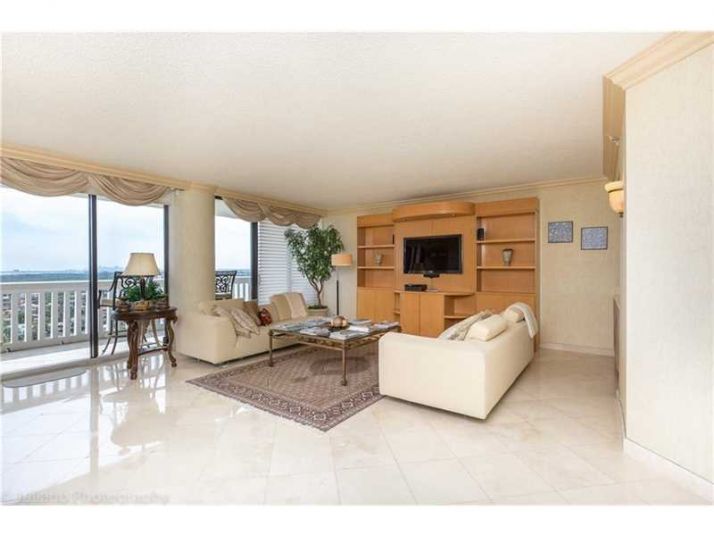 2000 Island Blvd # 2104, North Miami Beach, FL 33160