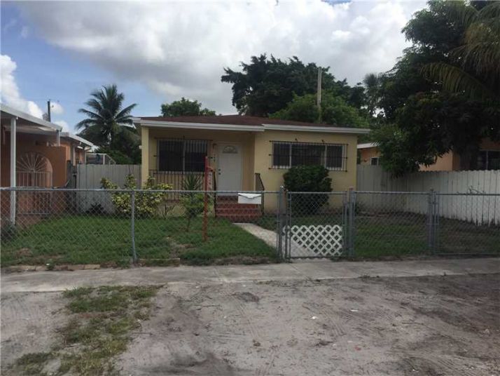 773 E 39th St, Hialeah, FL 33013