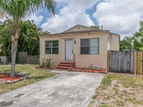 6107 Hayes St, Hollywood, FL 33024