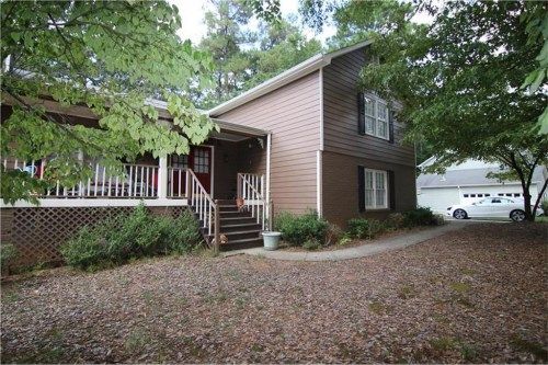 2621 Laurel Woods Lane Se, Conyers, GA 30094