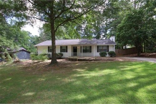 396 Old Towne Circle, Lawrenceville, GA 30046