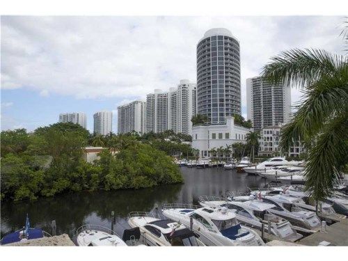 4100 Island Blvd # 902, North Miami Beach, FL 33160