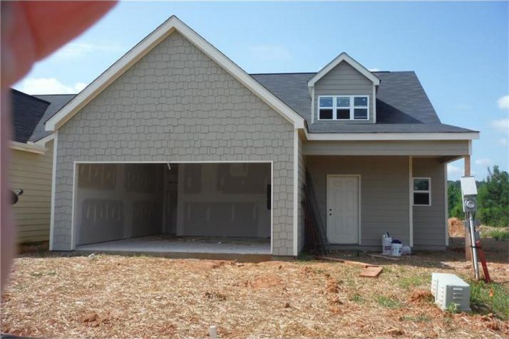 13 Castlemoor Loop, Adairsville, GA 30103