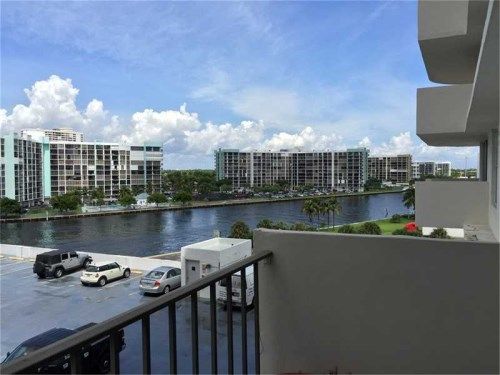 3800 SE ocean # 522, Hollywood, FL 33019