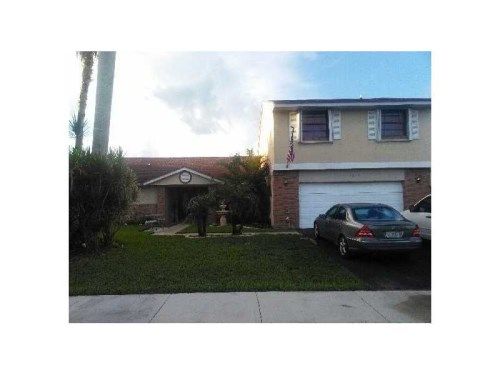 13641 Roanoke St, Fort Lauderdale, FL 33325