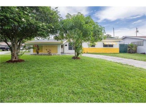 2211 Utopia Dr, Hollywood, FL 33023