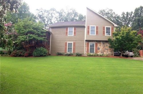 1566 Maple Ridge Drive, Suwanee, GA 30024