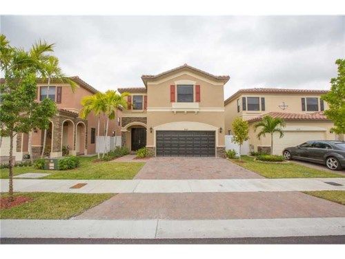 8666 W 33rd Ave, Hialeah, FL 33018