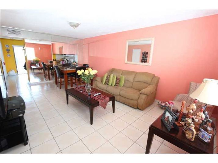 2162 W 60th St # 14213, Hialeah, FL 33016