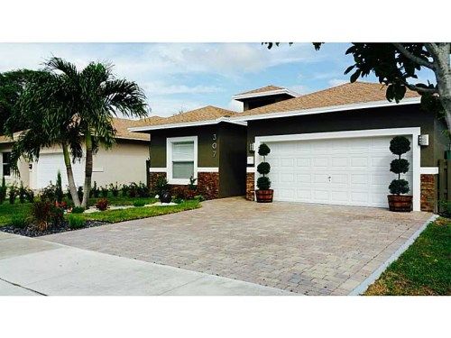 307 SW 2 AV, Dania, FL 33004