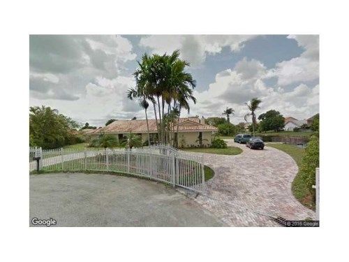 7640 Bay Hill Dr, Hialeah, FL 33015