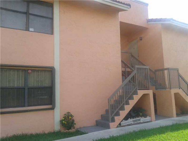 2740 W 63rd Pl # 13-25, Hialeah, FL 33016