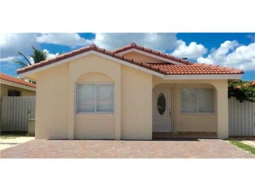 6896 W 29th Way, Hialeah, FL 33018